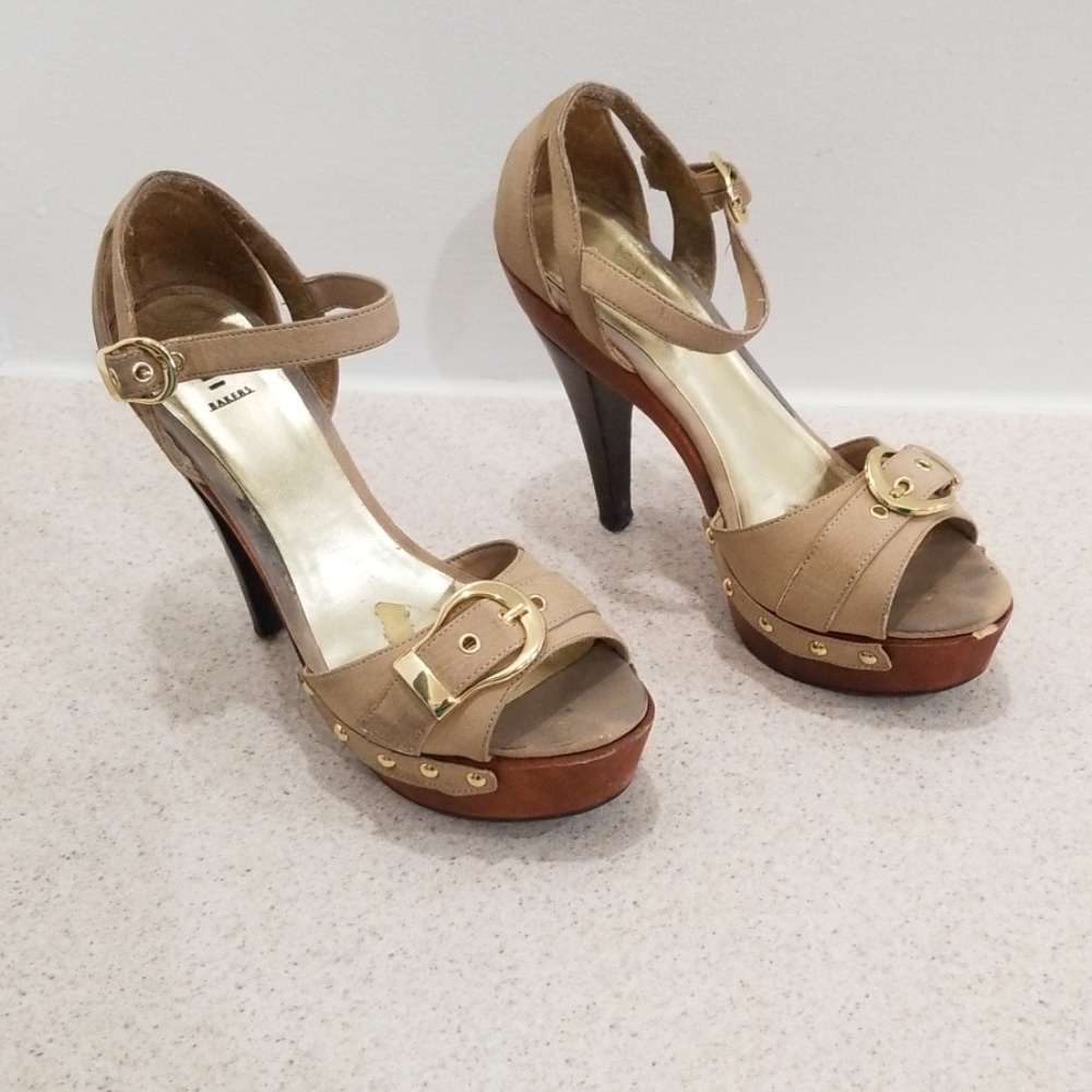 Bakers taupe Shiloh women's size 8.5 heels